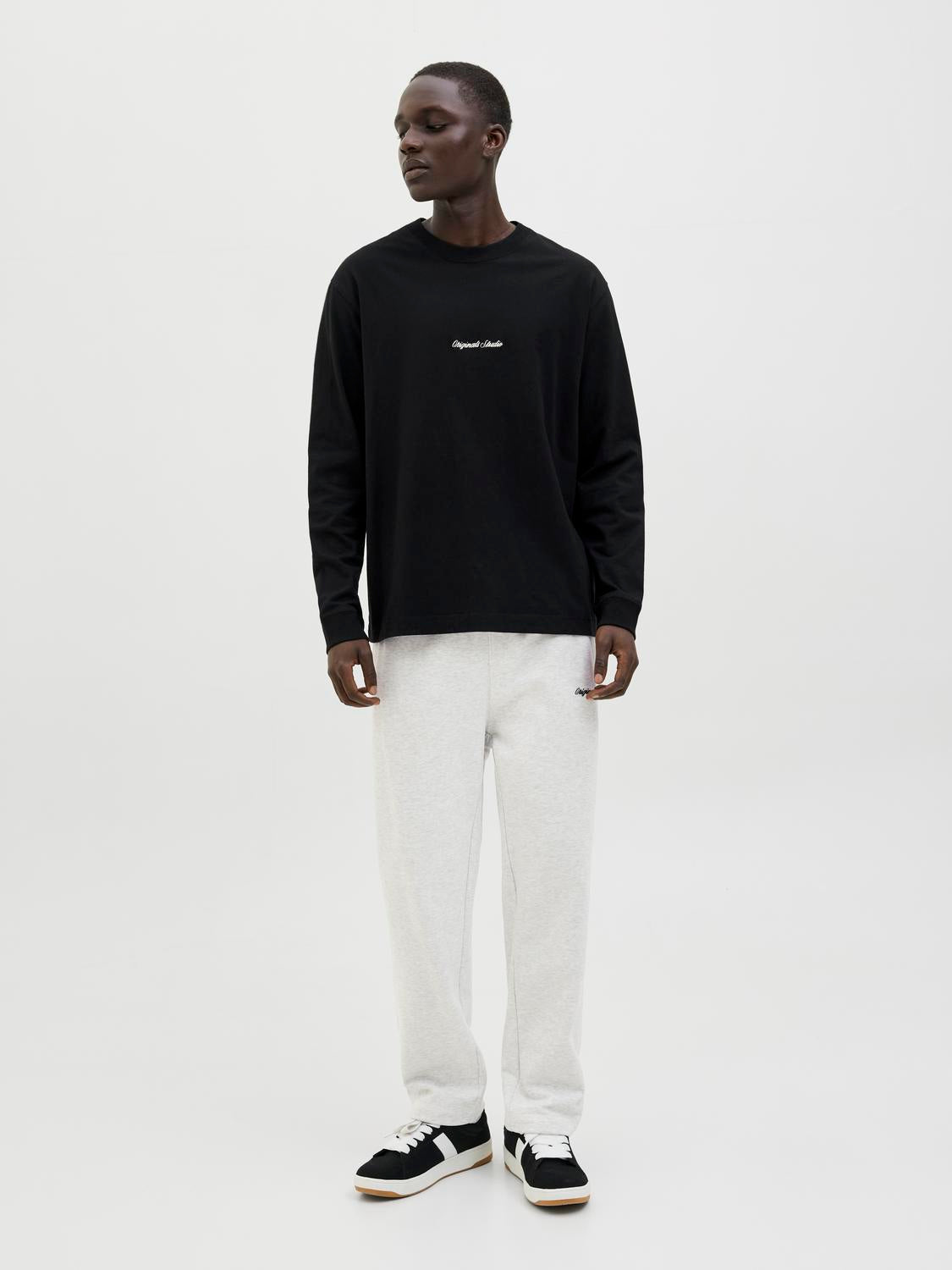 model_shot-front_full